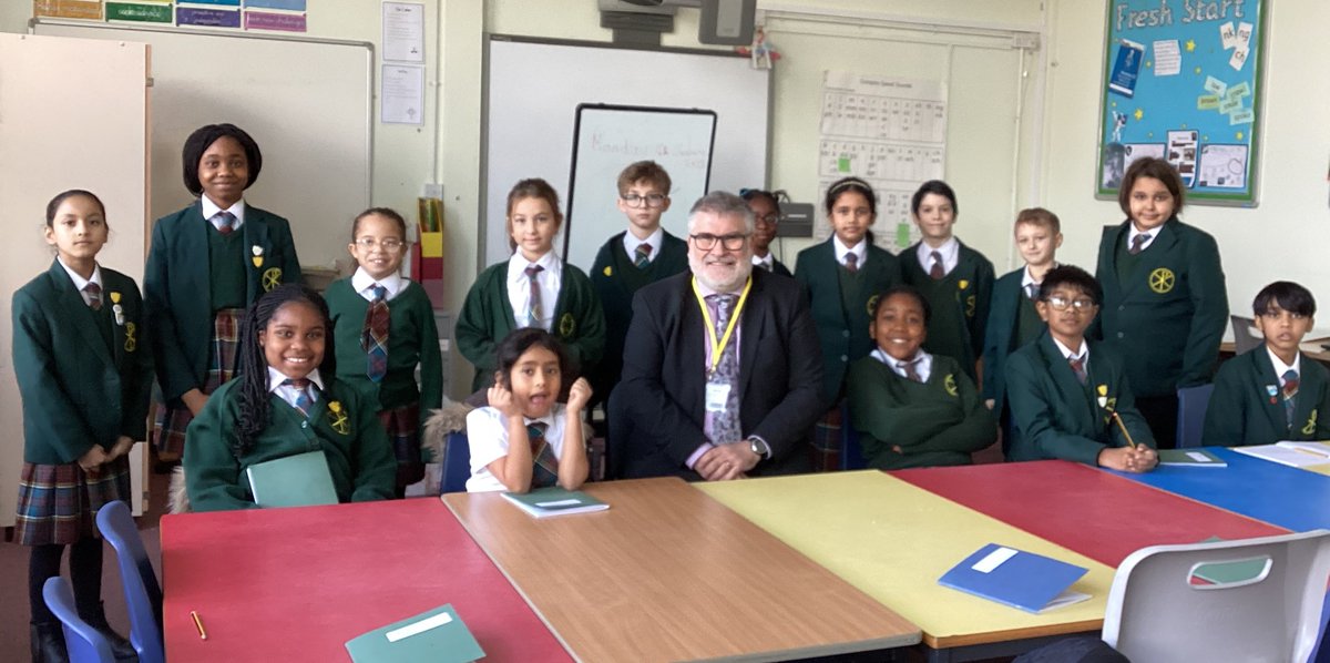 The SJSG School Council met with the Mayor of Bedford today to discuss some of the projects that the children want to work on. We had a great discussion. Thank you to Mayor Dave and to Alek Bogacki for a great meeting.
#OLICATcommunity 
@DaveTheMayor