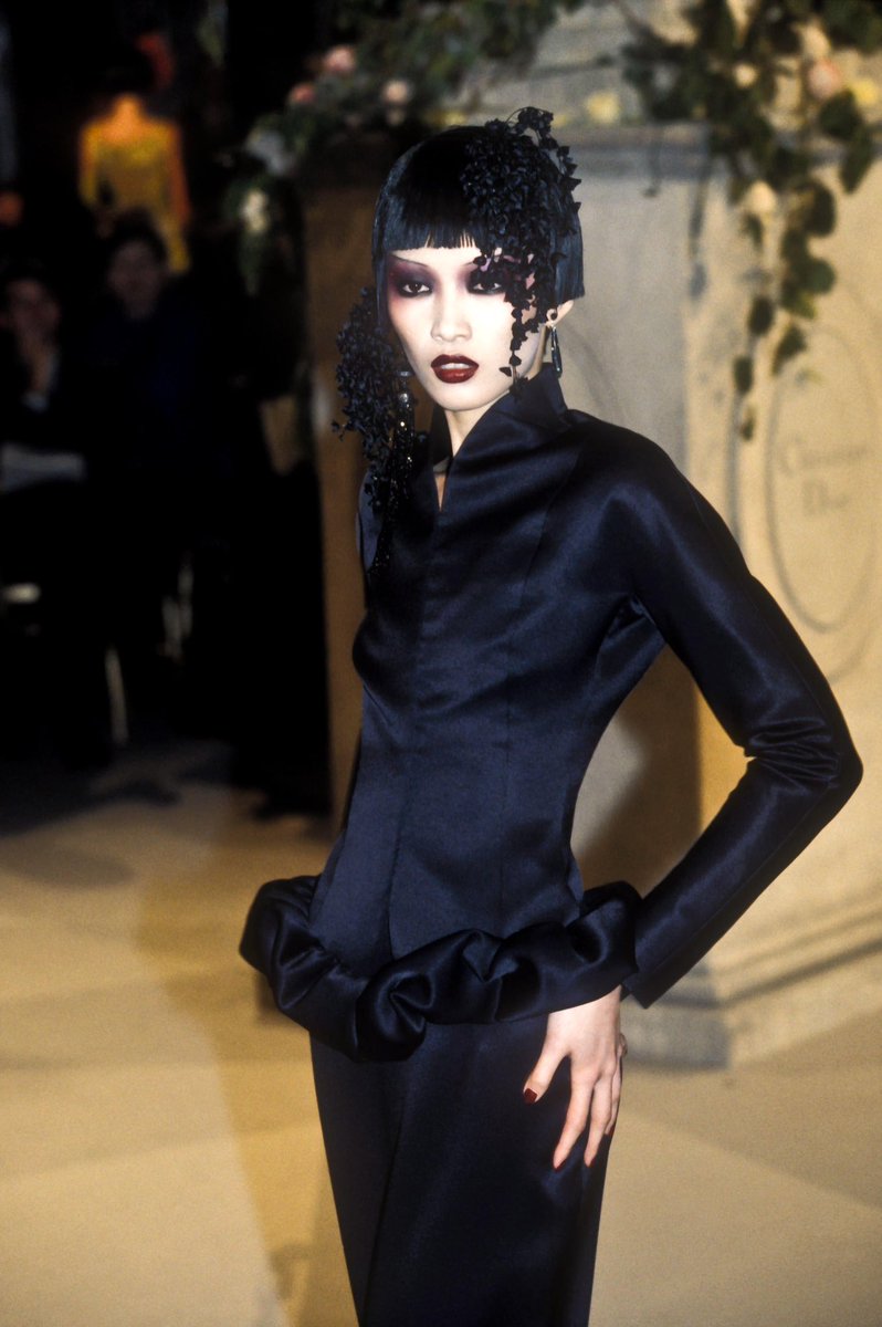 officekiko's tweet image. christian dior s/s 1997 haute couture