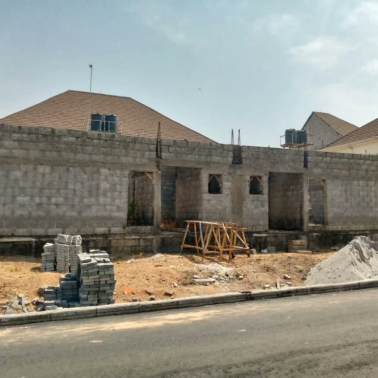 PropertiesJadel's tweet photo. 4 bedroom carcass penthouse with 1 bedroom BQ 
45 million. 650sqm
Lugbe, FCT ABUJA 
#investor #realestate #nigeria #lagos #abujabusiness #abujaconnect #abujaproperties #abujapropertiesforsale #abujaapartments #NationalAssembly #realtor #nnpc #abujalands #davidoofficial
#TheUnit https://t.co/kcq0uTyW8i