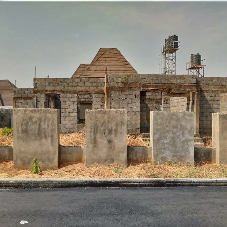 PropertiesJadel's tweet photo. 4 bedroom carcass penthouse with 1 bedroom BQ 
45 million. 650sqm
Lugbe, FCT ABUJA 
#investor #realestate #nigeria #lagos #abujabusiness #abujaconnect #abujaproperties #abujapropertiesforsale #abujaapartments #NationalAssembly #realtor #nnpc #abujalands #davidoofficial
#TheUnit https://t.co/kcq0uTyW8i