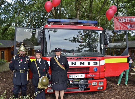 BatandBallTrain's tweet photo. Join us this #forgetmenotcafe 8th March to learn the #heritage of Fire Fighting in #kent by Sevenoaks Firefighting Museum at 10:30am - 12:30pm for anyone with memory difficulties wanting to mingle, have cake, and listen to an interesting talk! #free #dementiafriendly https://t.co/4f9ucYfHlp
