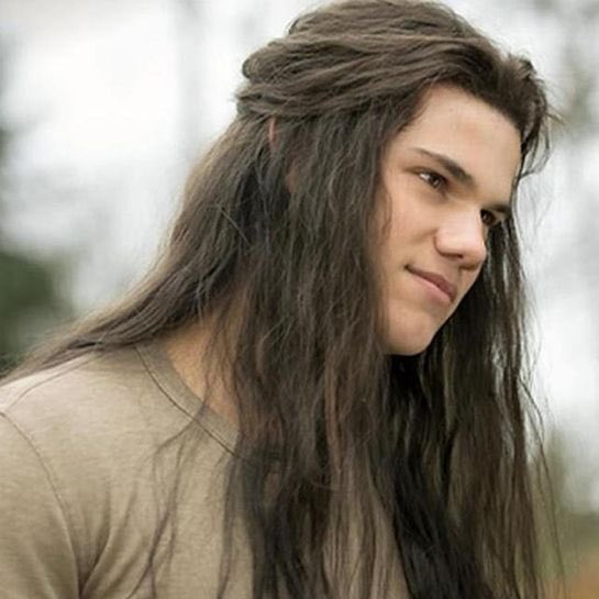 mixedprsnotd's tweet photo. The mixed person of the day is Taylor Lautner the actor!

He has Native American ancestry! https://t.co/wYbZ2bn8Rs