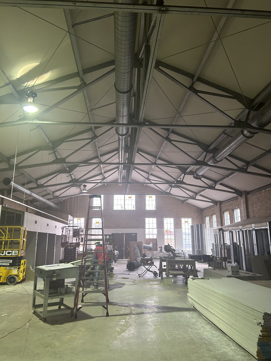 garberelectric's tweet photo. Both of our Columbus Electric and Connect divisions have been hard at work on another cool project for CoHatch.
.
.
.
#WorkplaceWednesday #Teamwork #CoHatch #ColumbusOhio #Electric #LowVoltage #GarberTeam #GarberDoesThat https://t.co/lwSuU7dVLT