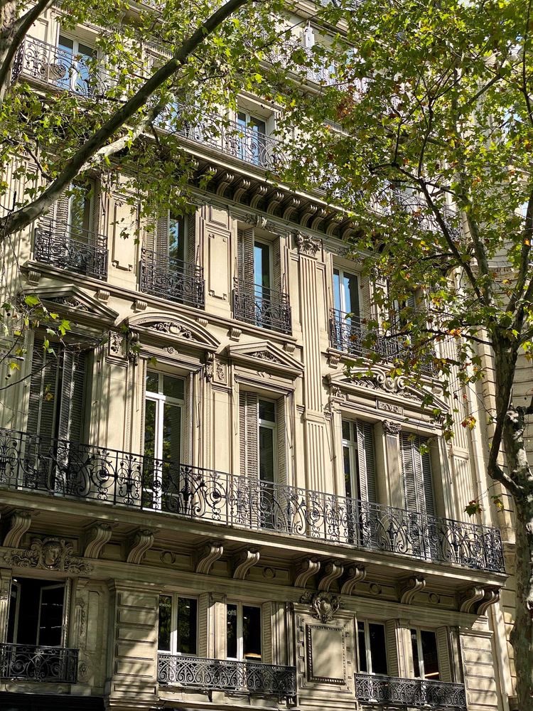 tenleefilms's tweet photo. oh, to spend a day walking through Paris with Ten♡ https://t.co/4pAoHSBQUc