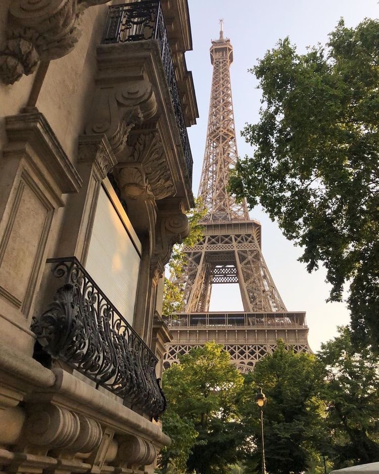 tenleefilms's tweet photo. oh, to spend a day walking through Paris with Ten♡ https://t.co/4pAoHSBQUc