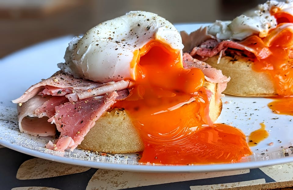 ratemyplatenow's tweet photo. Ham &amp; Eggs on Crumpets by James https://t.co/bK2Dc1zvQ0