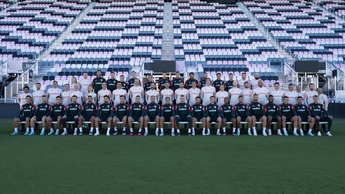 RiverPlate's tweet photo. ¡𝗩𝗔𝗠𝗢𝗦 𝗧𝗢𝗗𝗢𝗦 𝗨𝗡𝗜𝗗𝗢𝗦! ⚪❤️⚪ https://t.co/ujL3EtF9VX