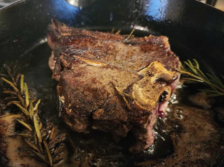 FrontiereMeats's tweet photo. Ever wonder about elk meat? At Frontière Natural Meats we are constantly expanding our product lineup to include high-quality items like elk ribeye and elk porterhouse steak. Check out our elk selection here. https://t.co/x9MP0v88DF https://t.co/a8v7i2bg9x