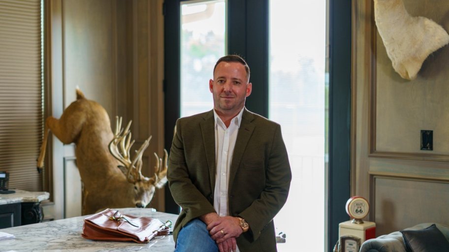IKON_Enviro's tweet photo. Meet Jessie Gonzales! President and partner of IKON Environmental Solutions by day and owner of Barrel of Monkeys Hospitality by night. Jessie has his hands full, but keeps business rolling. With Jessie at the helm, IKON does consistently outstanding work!
#IKON #WeHaveSolutions https://t.co/rmpDgRbaZx