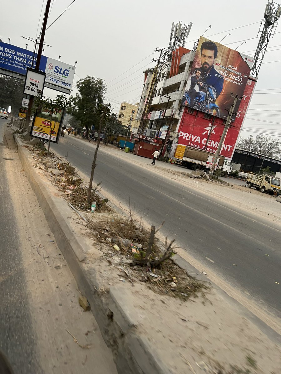 ShyamSomaraju's tweet photo. Rd from Coca Cola jn to Dr Reddys, Bachupally under NMC, horrible condition at median..where’s the tax money going?@MC_Nizampet @swachhnizampet @SwachhBharatGov @SwachSurvekshan @HardeepSPuri @RoopaMishra77 @Secretary_MoHUA @cdmatelangana @AmritMahotsav @PIB_India @mygovindia https://t.co/KSUukVcZPW