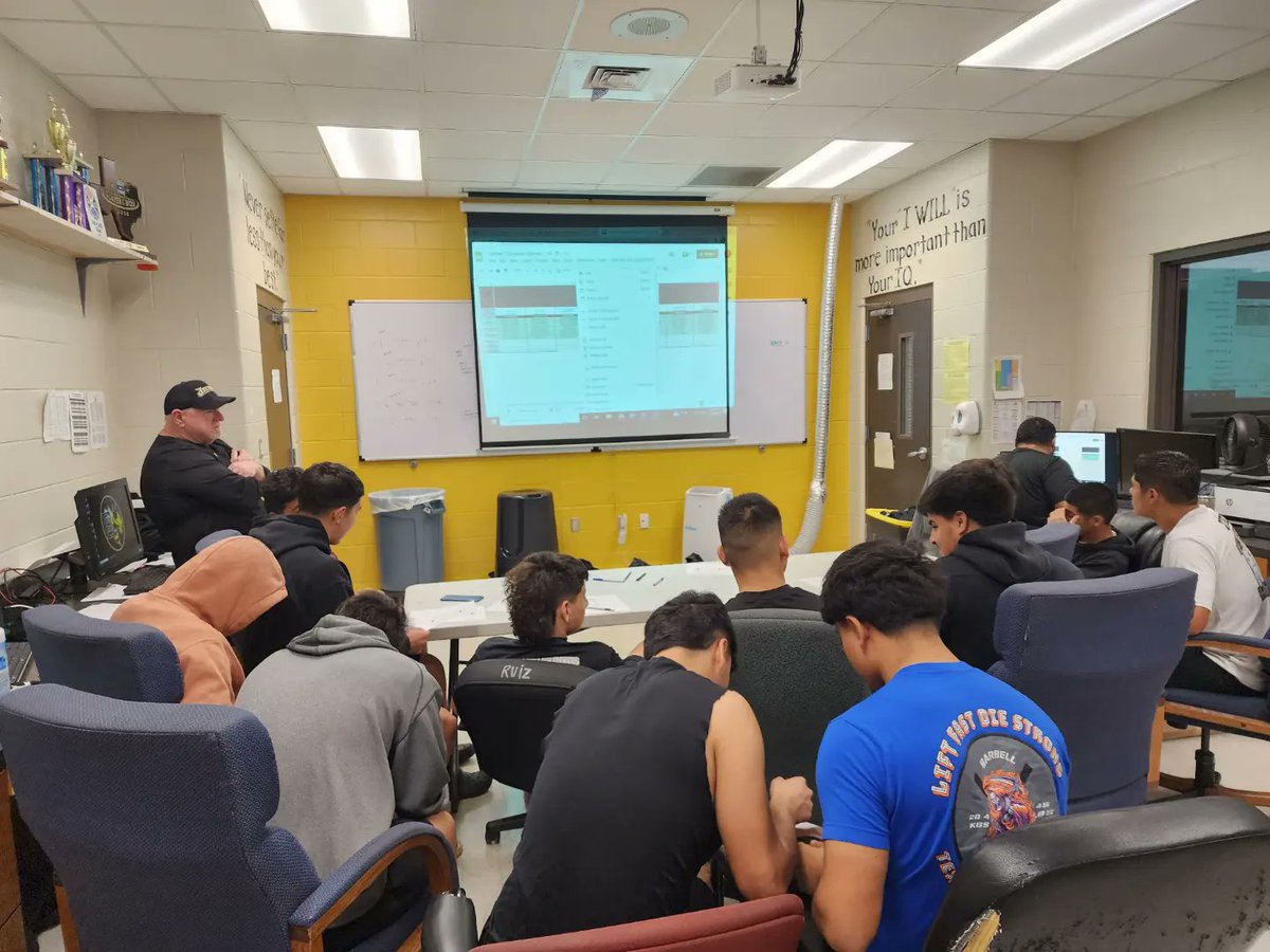 EEJacketPride's tweet photo. Day βοΈ of Jacket Football Draft ππ
Jackets drafting their players for the upcoming Jacket Pride Games! Competitions will take place Fridays at the Jacket Coliseum to prepare for Friday Night Lights!
#EEJacketPride @vcardenas32 https://t.co/QInaOGOCyY