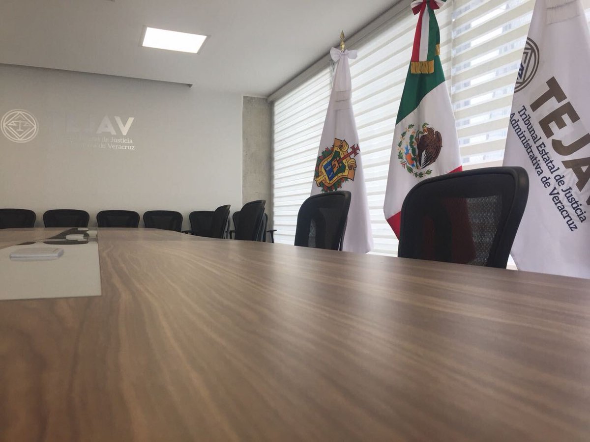 RecuentoSemanal's tweet photo. Los nuevos magistrados del Tribunal de Justicia Administrativa del Estado de Veracruz fueron denunciados ante la Suprema Corte de Justicia de la Nación por violar una disposición del máximo tribunal del país. https://t.co/Mhtvj8whbD