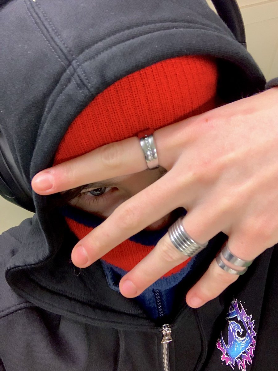 f0ckl4v13's tweet photo. Voor mijn nieuwe volgertjes! 

Ik maak stainless steel ringen uit bestek en ik verkoop ze voor €10-€15/ring op mijn insta - https://t.co/cqas33CzMV 

Rt = lief (support my small business?) https://t.co/AhIIa9RXvT