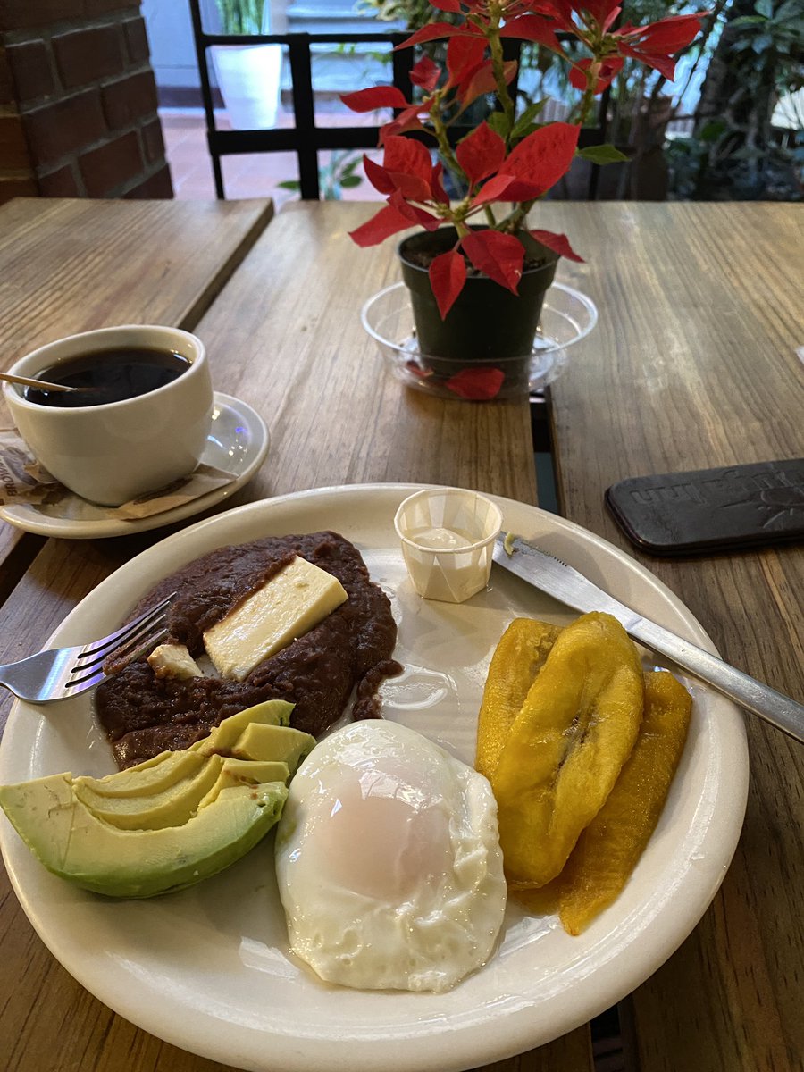 TraceyTho's tweet photo. First desayuno típico in Honduras - muy rico! https://t.co/1uOuibU8Jc