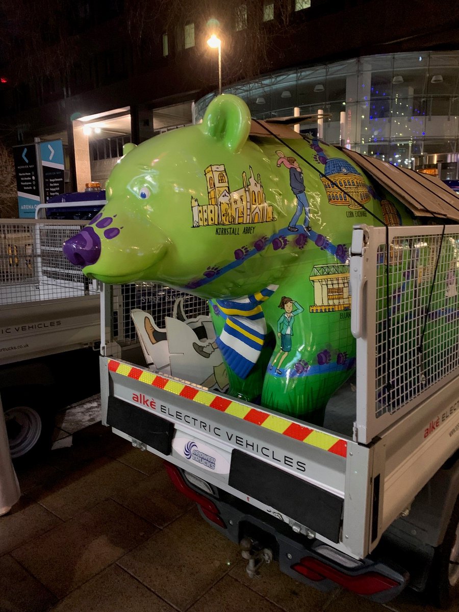 Our Hero Bear is back on the move after his stint at #merrioncentre, thanks to #leedsbid for the beary special transport. 🐻

Keep your eyes 👀 peeled if you are passing through #leedstrainstation tomorrow for the chance to meet our Bear and get involved in Leeds Bear Hunt.