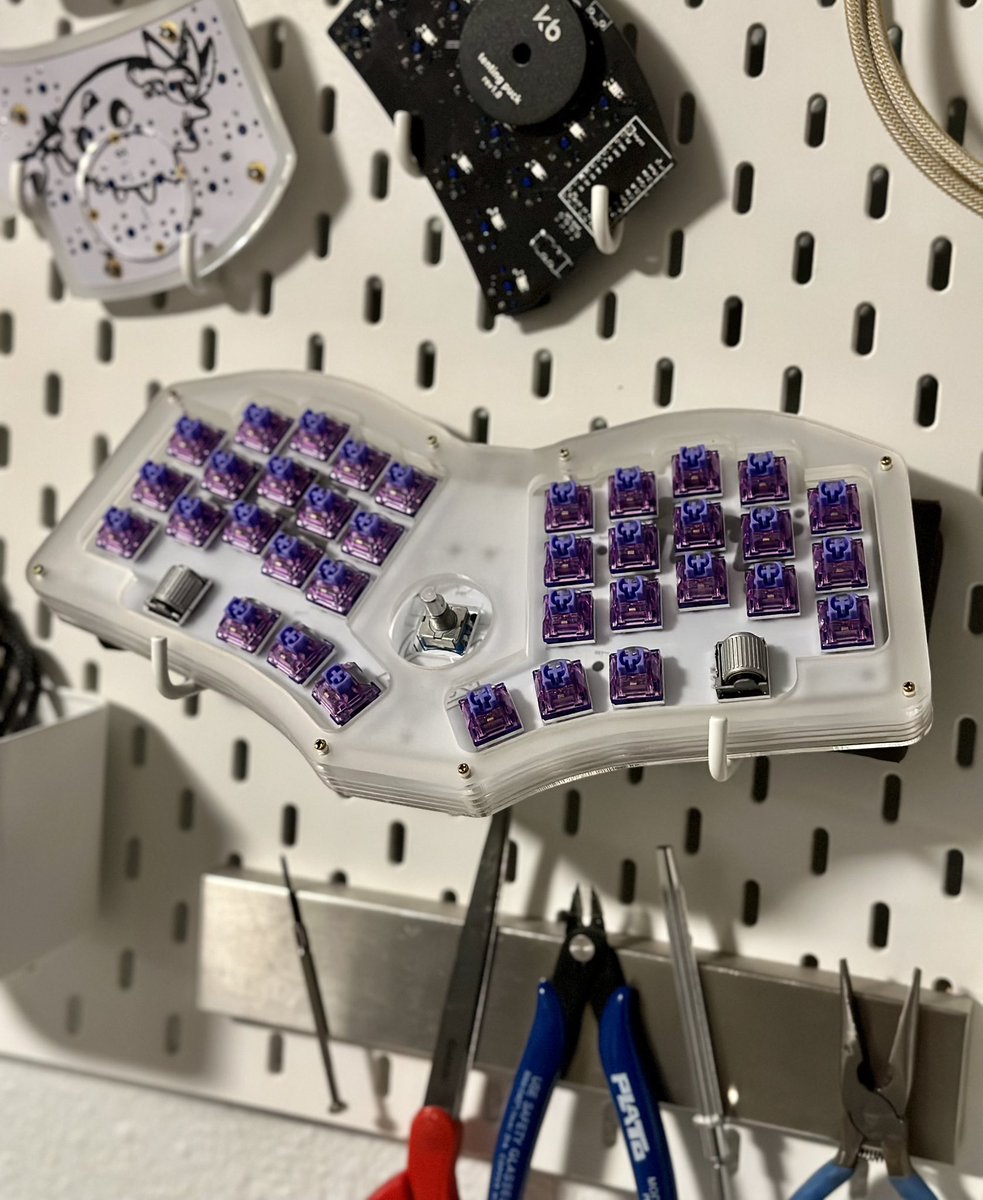 deanbot88's tweet photo. In love with this #ffkb build! Still ironing out a few issues before it’s ready to drive. https://t.co/CkwBzw07SV