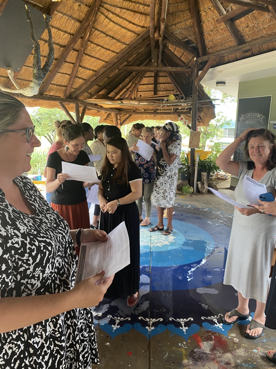 marcellevleenen's tweet image. Today we unpacked our #learningprinciples in #practice @WIS_NAM and took a classroom gallery walk. What are we doing well? Lots! What do we want to get better at? How does our environment reflect our #learningprinciples? #LearnigAtWIS #professionallearning #leadingthroughinquiry