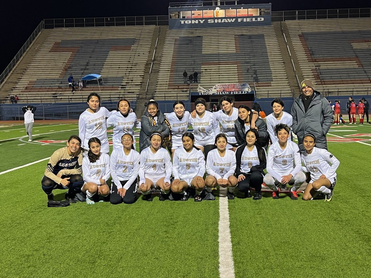 cynsationalcynd's tweet image. Congratulations Austin HS Panther Varsity Girls Soccer as they got the W over the Rockets 4-0🐾⚽️🐾 #theadventurecontinues #itstartswithaustin #itstartswithus #InspireEmpowerTHRIVE #ProudPantherPrincipal