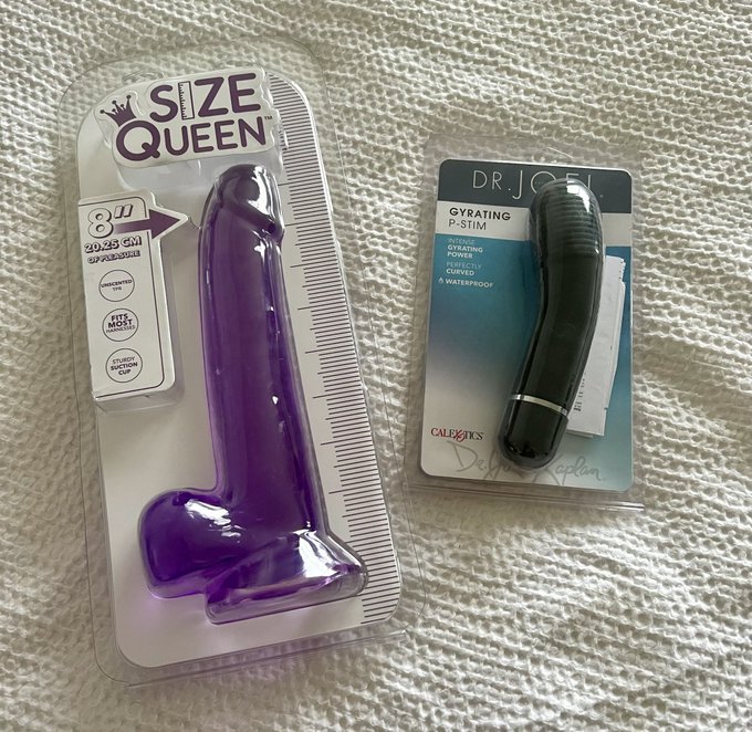 Content day!! Which one should I use? https://t.co/Ge3ZfBUrjT