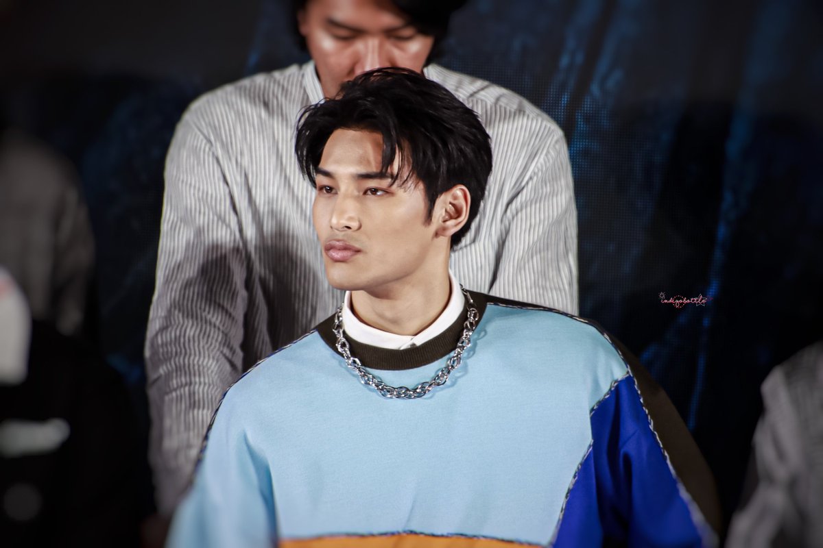 indigo_bottle94's tweet photo. ถ้าอ่านปากเทอแล้วเป็นคำว่าไม่รู้ แต่เลาอ่ะไอเลิฟยูววตลอดนะ 🥺😩
@Nnattawin1 
#Nnattawin 
#apocolleagues
#BOC2023Projects https://t.co/xsXUnDSC1N