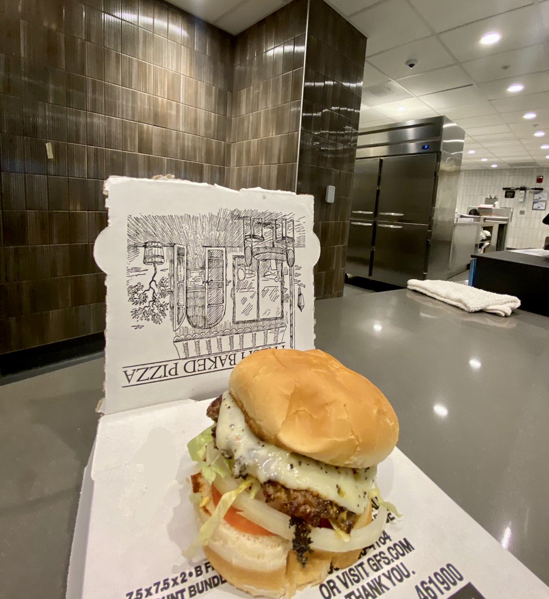wkurg's tweet photo. Happy Wednesday, Hilltoppers! Make sure you stop by Eiffel Pizza to try our all-new burger-value meal! #wku #westernkentuckyuniversity #westernkentucky #kentucky #college #campus #university #wkurg #restaurantgroup #bigred #toppers #hilltoppers https://t.co/yWYEOOpLX0