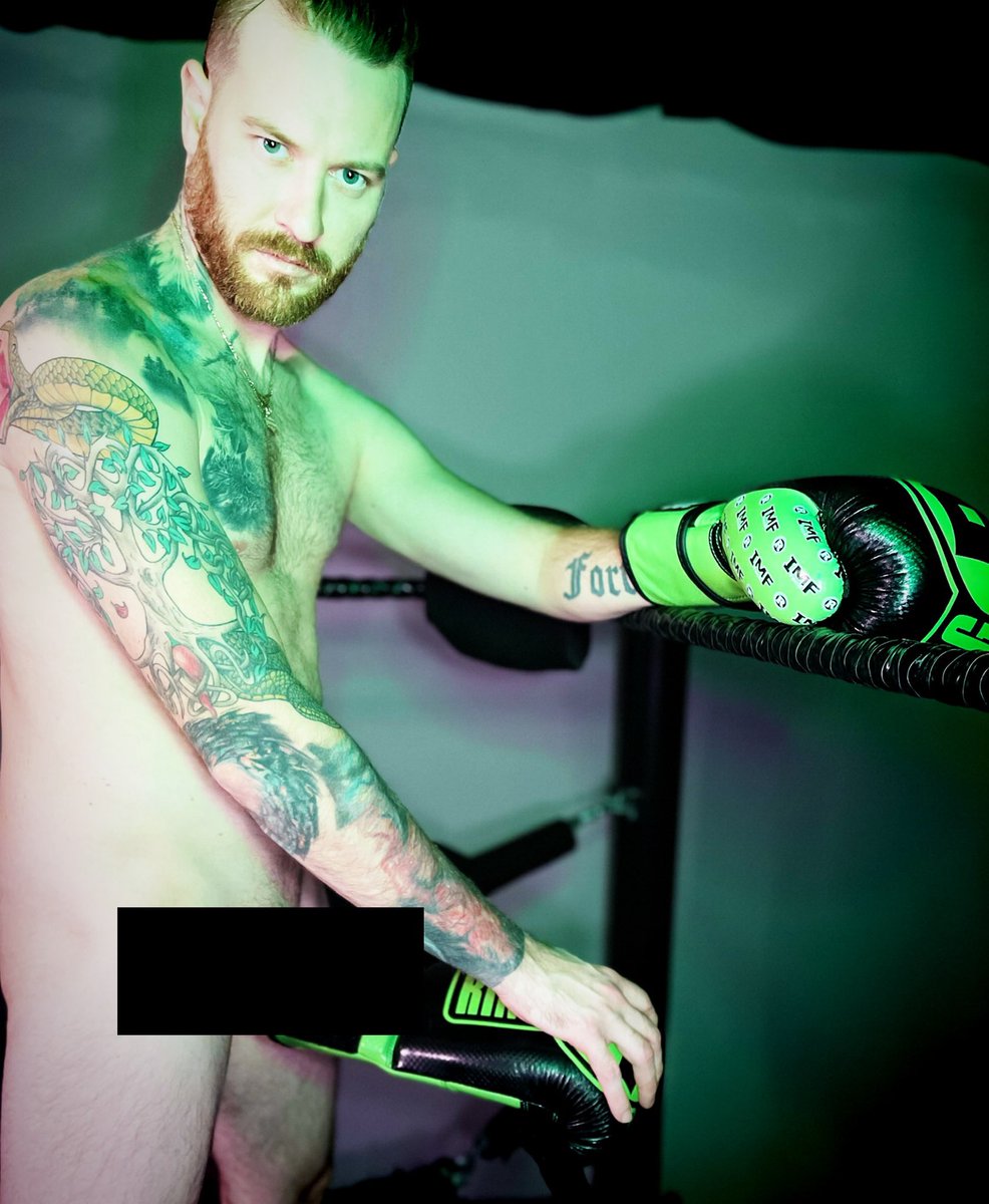 AaronHummerr's tweet photo. If you are looking for a xxx video of me with boxing gloves https://t.co/t1IfvX2z0i  I'll also send it in private ($) on my OF next week https://t.co/D8yatO3gsW