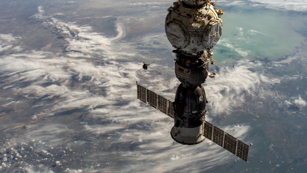 wakka44's tweet photo. Le #ProgressMS20 a réalisé un rehausse de l'orbite de l'#ISS à 14h57 UTC aujourd'hui en préparation du départ du #SoyouzMS22 et de l'arrivée du #SoyouzMS23.
Les moteurs ont été allumés pendant 591,4 secondes et ont augmenté l'altitude de 1,6 km.
Via @katlinegrey https://t.co/tXA4APYPW7