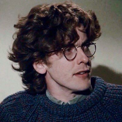 vampiregirIz's tweet photo. is jst me or this dude looks like how the fandom portrays billy lenz https://t.co/uldZy2HMrz