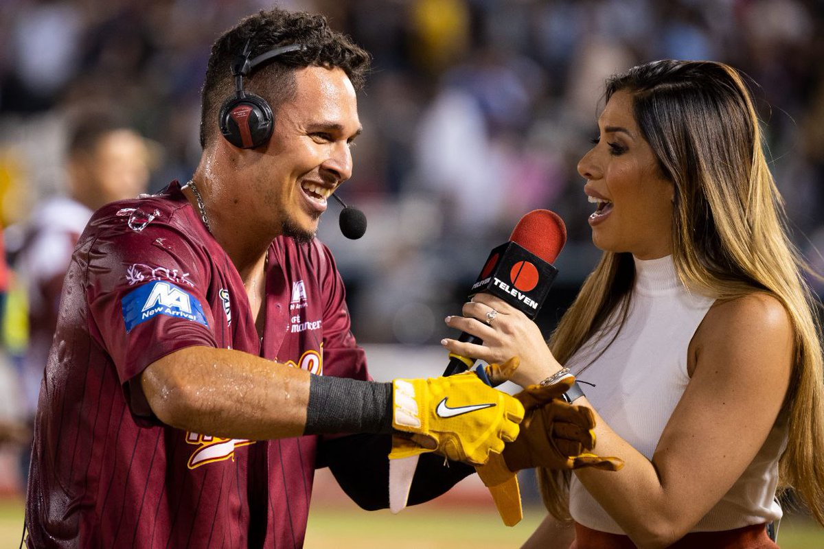 Magallanes_bbc's tweet photo. ¡Feliz Miércoles Magallaneros! 👋🏻😎

Les dejamos fotografías de la sensacional victoria de anoche ante @TigresOficiales 

¡Seguimos! 🔥💪🏼 Día a día, paso a paso

📸 @_elioMphoto 

#Magallanes #MagallanesCampeon #SomosMagallanes https://t.co/Xyit1andUz