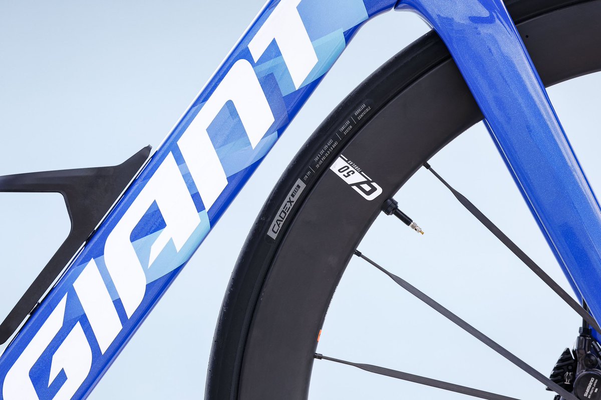 GreenEDGEteam's tweet photo. Our Giant Propel Advanced SL💙
No words needed…
#RideGiant #UltimateSpeed https://t.co/tK7SjCoGPA