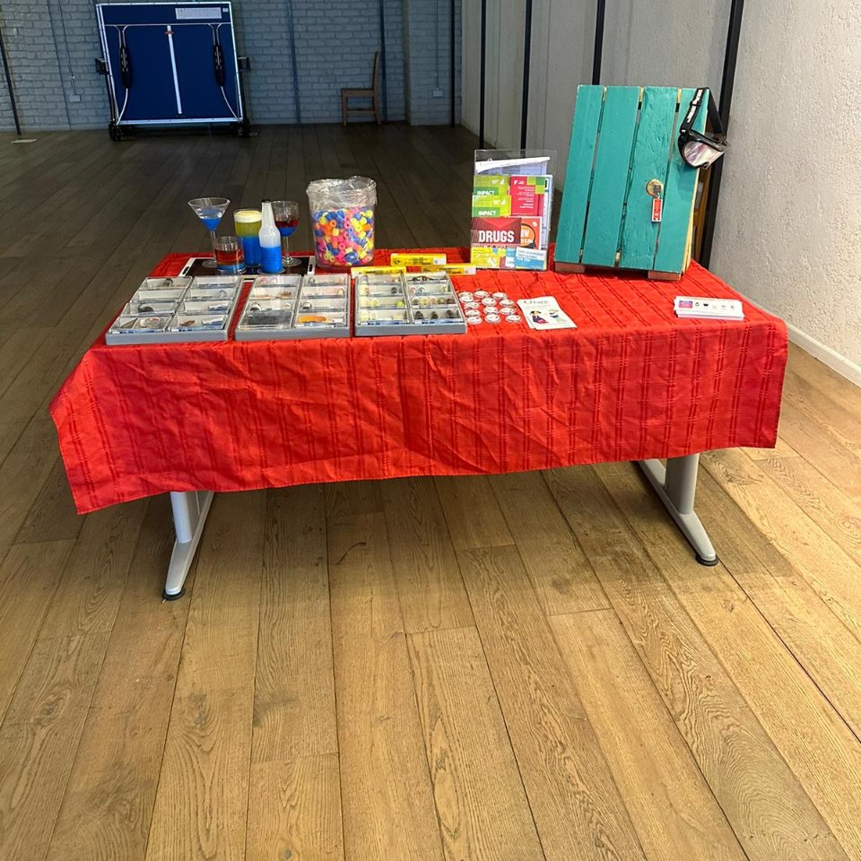 Our E &amp; P team were in Swindon community hub today, along with Hope Street, offering support for Dry January &amp; raising awareness of service
Providing advice, information, referrals, harm reduction advice &amp; Naloxone
#dryjanuary2023 
#harmreduction 
#naloxonesaveslives
<a href="/HubSwindon/">Swindon Hub</a>