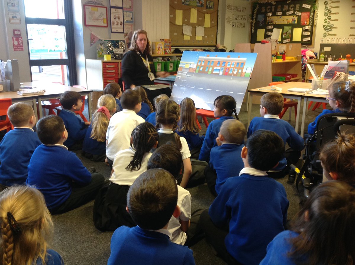 MNA_Year1's tweet photo. The children have enjoyed a fun, interactive road safety session today. @morley_newlands https://t.co/emiT3YlBQj