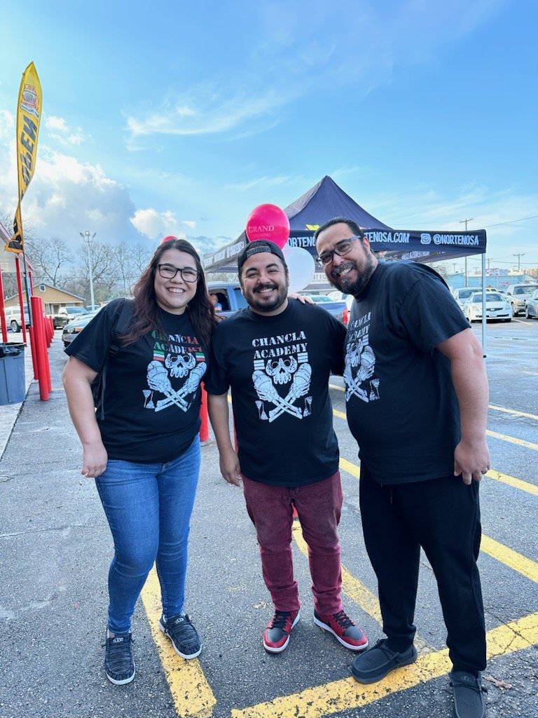 Thanks for being so humble <a href="/chanclaacademy/">Joe Coronado</a> ... with <a href="/Sporklady28/">Jazmin</a>