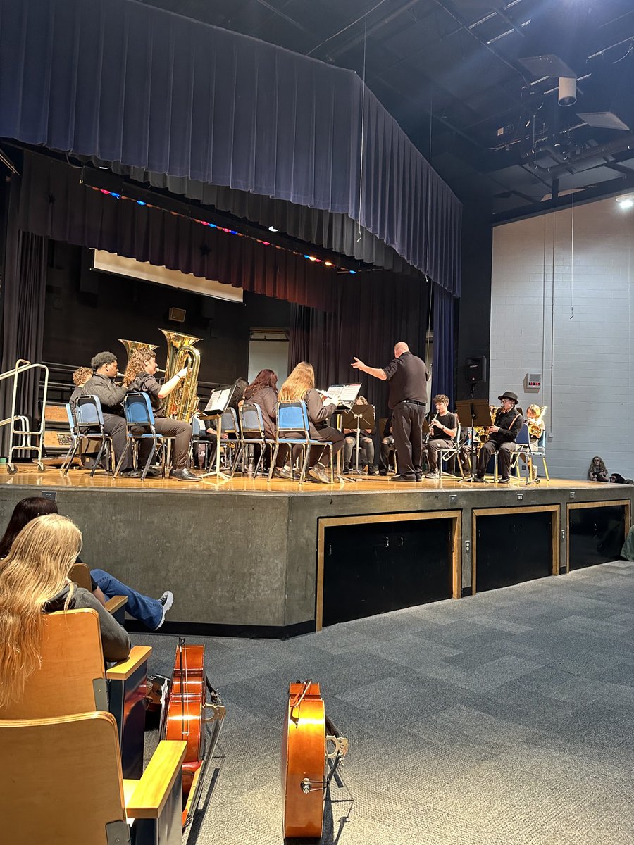 Maple Park Band is AMAZING!  Right off the first phrase.  Fantastic job!  ⁦<a href="/Eastgate6NKC/">Eastgate6thGradeCenter</a>⁩