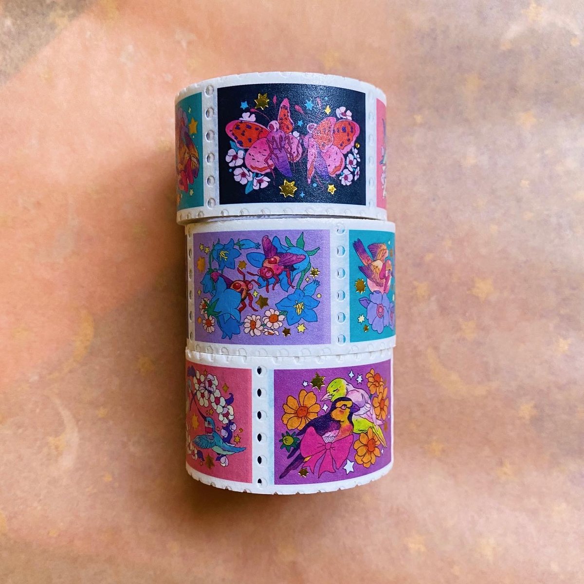 royalghostmarch's tweet photo. I drew some pollinators in love for @thewashistation Valentines Lovebird collection. Please check out the whole collection full of amazing washi tape designs! It was such a huge honor to be a part of this! https://t.co/88iOiRUTjY