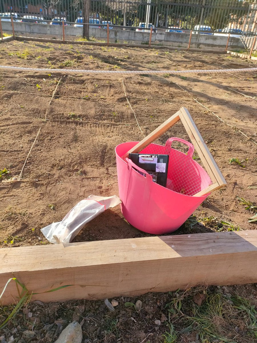 se_conca's tweet photo. 3a sessió de la #XTTE de Tarragona a l'@INS_CAMPCLAR . Gràcies per l'acollida! Hem vivenciat una activitat competencial i hem realitzat activitats cooperatives guiats per l'alumnat de l'institut. Hem treballat el vector de la universalitat del currículum.  @InnovacioE https://t.co/XjAuDwpdMA