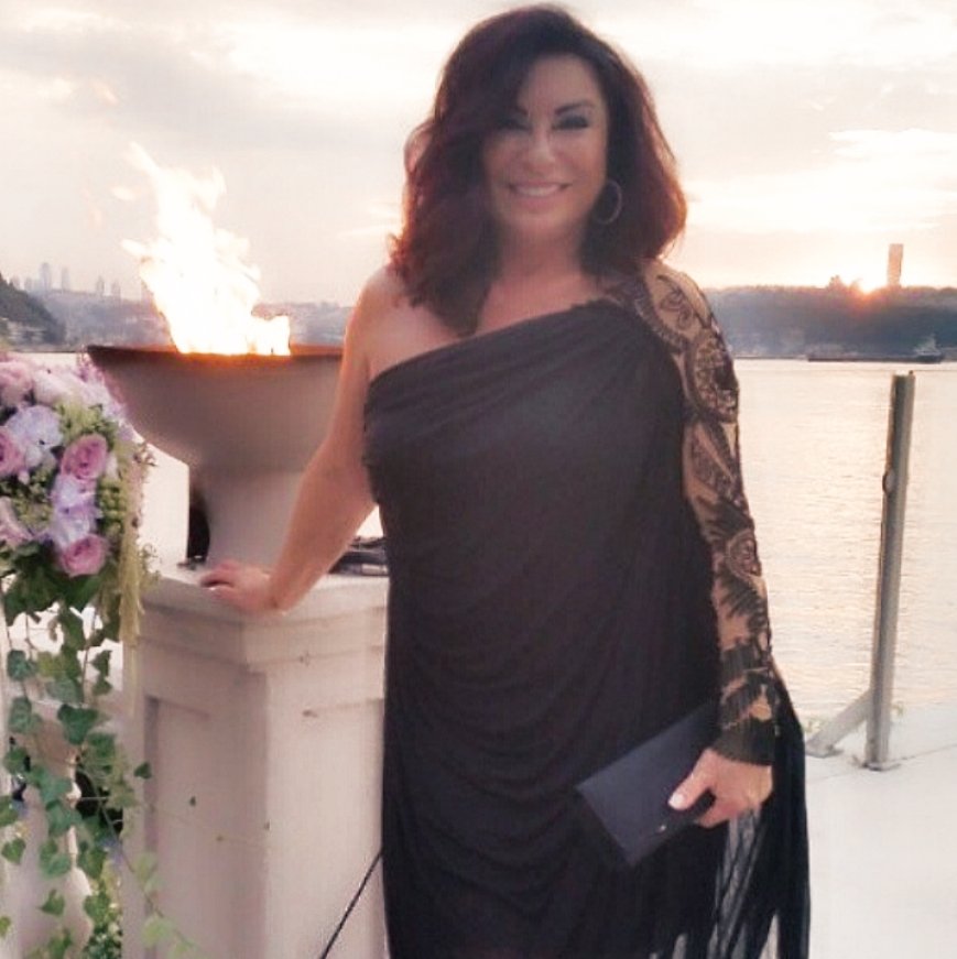 Zarafet✨️ <a href="/nlgnblgn/">Nilgün Belgün</a>