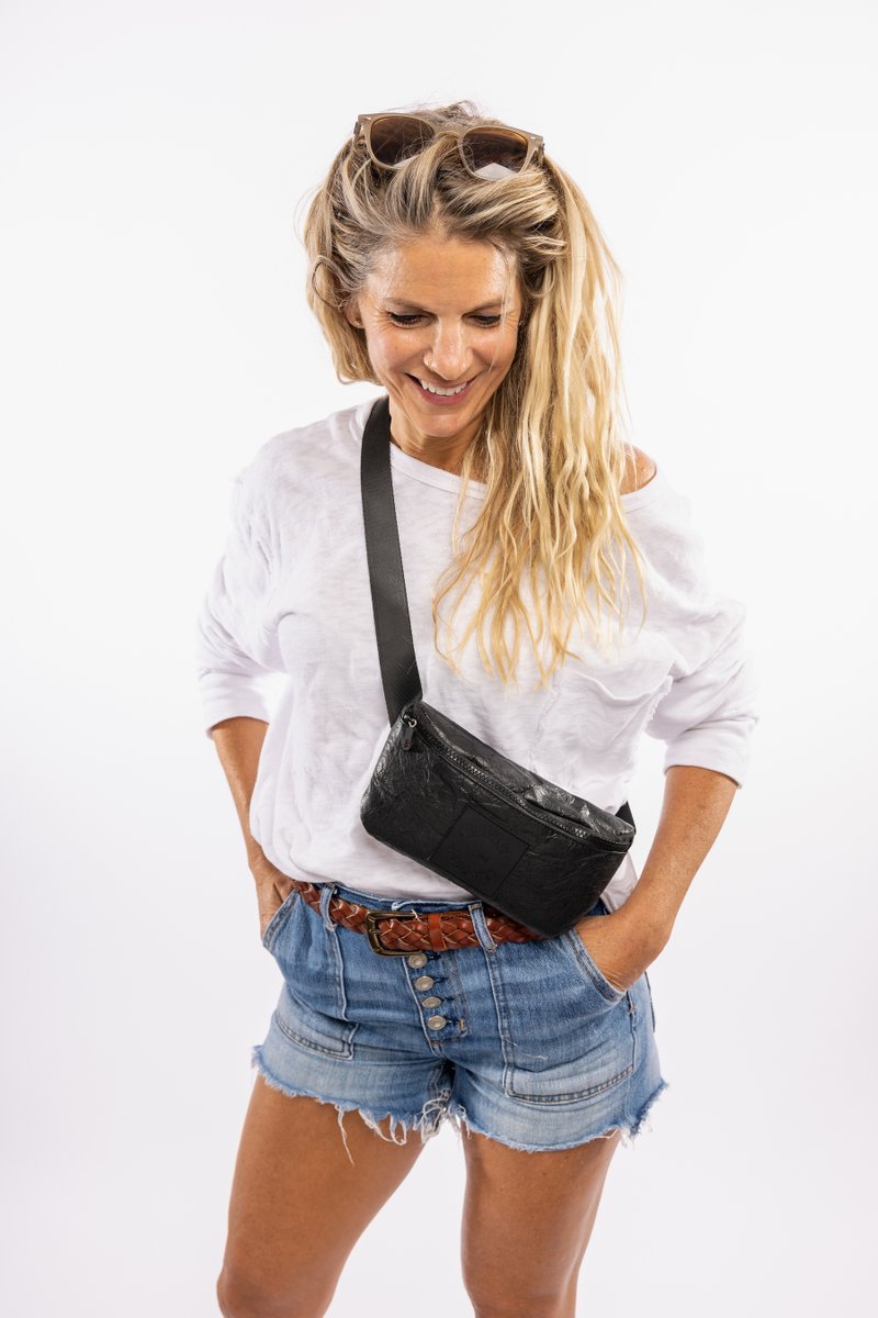 AllergyApparel's tweet photo. Save 40% 🔥 Spotlight Medical Bag of the Month - https://t.co/GQWfzvAzWA https://t.co/y0bBVoDcCS