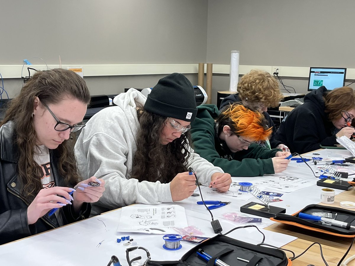North High Fab Lab tweet media