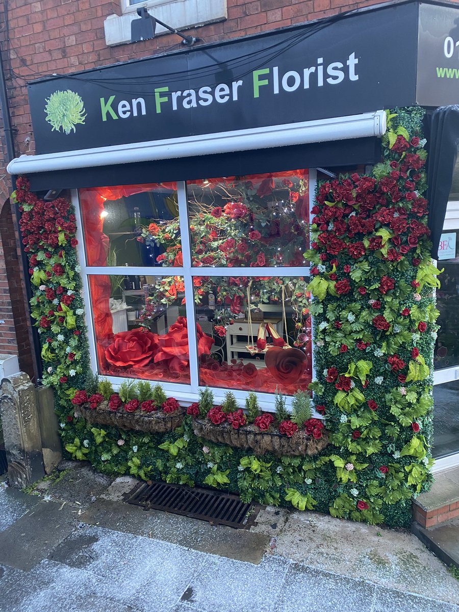 KenFraserSale's tweet photo. Tweaked the shop front a little bit 🌹🌹🌹#saleflorist #floristwindow #shoplocal #shopsmall https://t.co/wncTZ6Y9bV