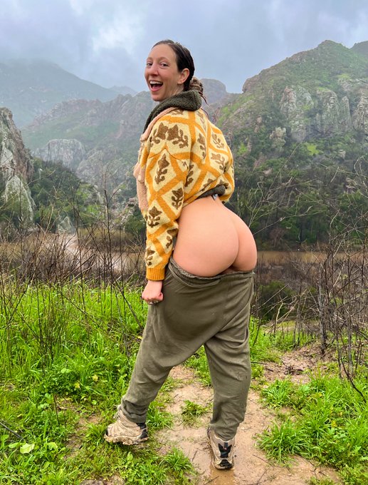 Watch Steph in Space (0.5% OF//0.2% FANSLY)'s leaked NSFW photo on TwXstars