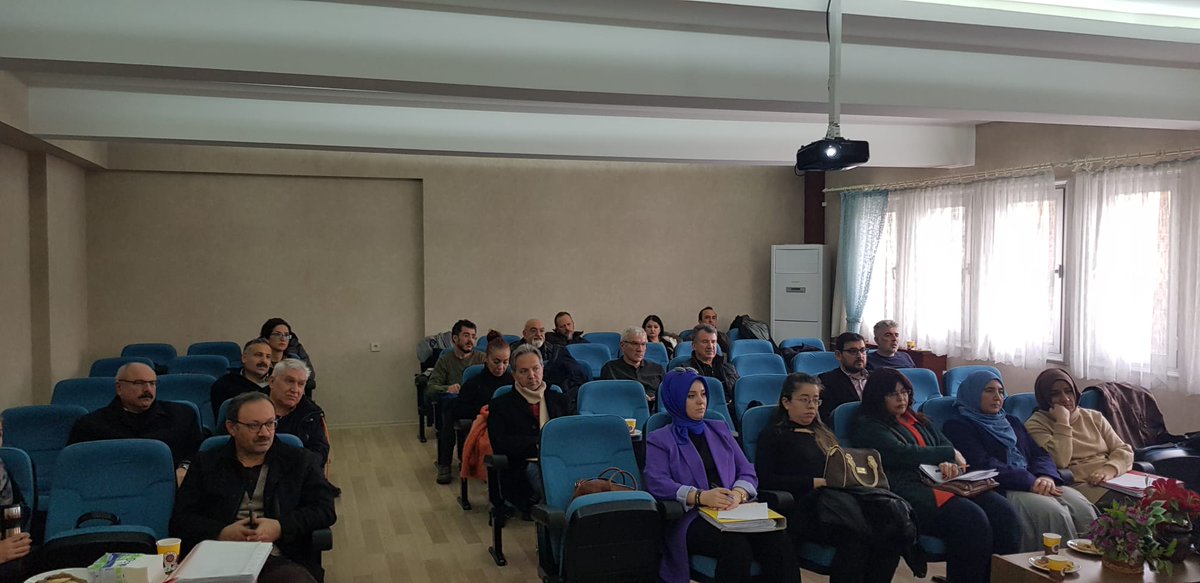 AnkaraMTE's tweet photo. Komisyonlar 2023  planlaması için toplandı! 🎯
🔷️ Alan Dal Belirleme 
🔷️Mesleki Tanıtım &amp; Yöneltme
🔷️ Denklik ve Sınav 
@tcmeb @MemAnkara https://t.co/I0VJLMfDAg