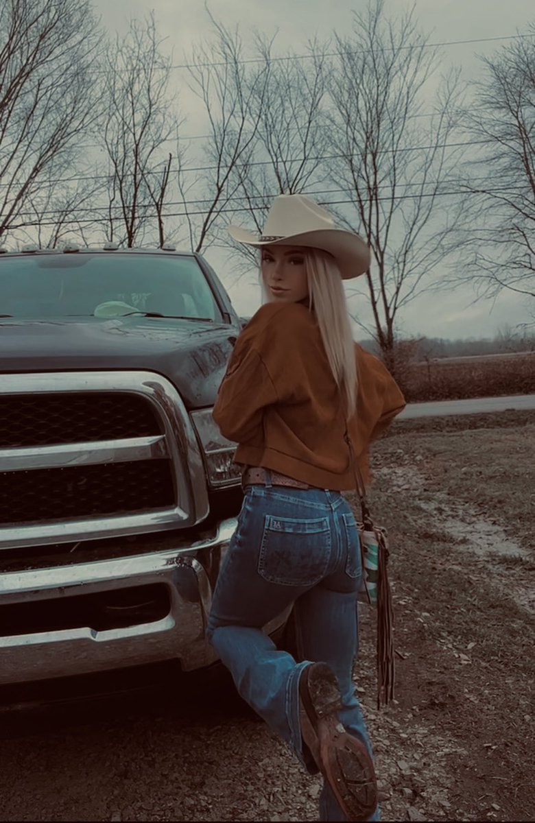 Beth | FREE ONLY on Twitter: "RT @secretskye22: Howdy 🤠"