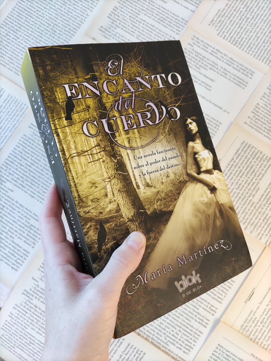 CayuelasAlba's tweet photo. Este fue el primer libro de @Mariet_Martinez que leí, allá por el 2016 o 2017.
Ahora puedes volver a encontrar esta historia de misterio, magia y amor reeditada por @Booket_Planeta 
Muy diferente a los últimos trabajos de María, pero igual de especial. 🥰 https://t.co/JbVx6tWNiz