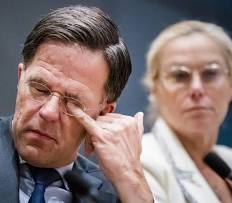 Deze twee staats criminelen die nederland verder naar de afgrond duwen. 

Hoe lang accepteert het domme volkje van Nederland dat ze nog uitgeknepen worden door dit afgetrapte kabinet.

Eerste levensbehoefte van mensen staat onder druk, jullie het Nederlandse volk accepteren dat.