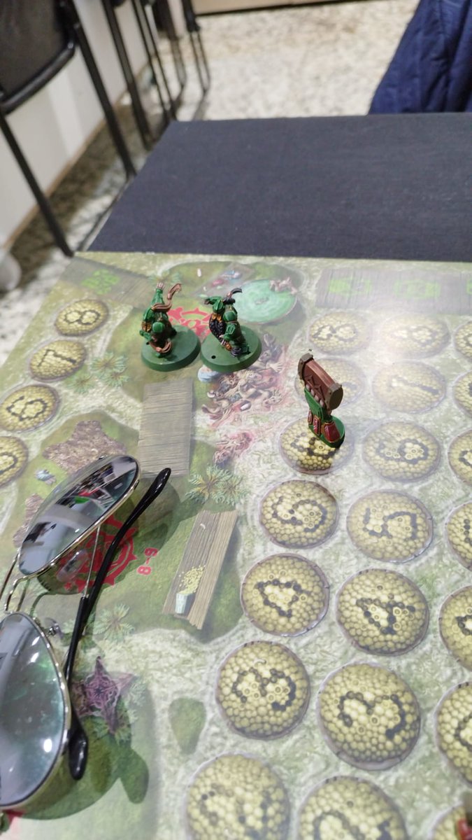 Habemus_Ludum's tweet photo. #habemusliga
#quedadashabemusludum
Qué bien sabe un partido de #BloodBowl cualquier día de la semana!!!
#HBBL #HabemusBloodBowlLeague #FantasyFootball #GamesWorkshop #warhammer #tabletop #tabletopgaming #tabletopgames https://t.co/mnwnf3l4ZU