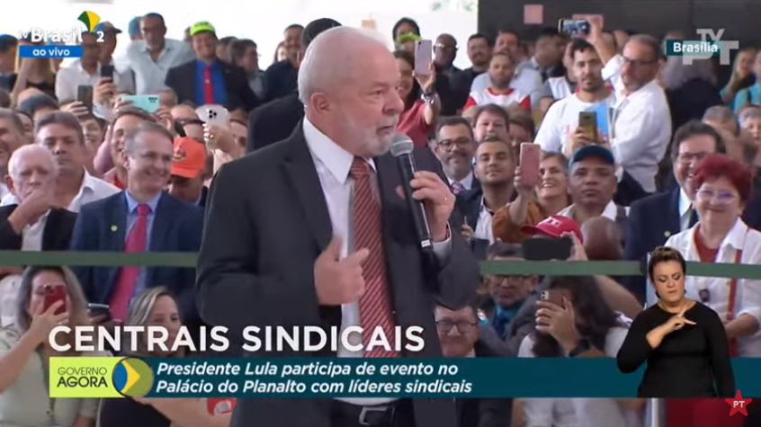 ptbrasil's tweet photo. "Eu estou fazendo um convite para que o movimento sindical ajude o governo a construir uma nova relação entre capital e trabalho e uma nova relação de direito para o povo trabalhador, porque nós merecemos ser tratados com respeito e com justiça", @LulaOficial https://t.co/1r75EofYi6