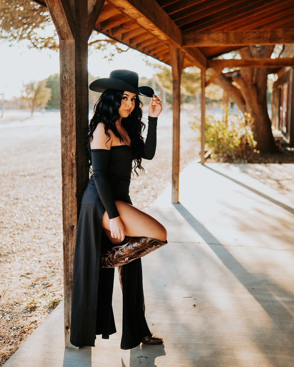 RowdyWestPhoto's tweet photo. Giddy Up 🤠 https://t.co/Kj6wBPwIfY