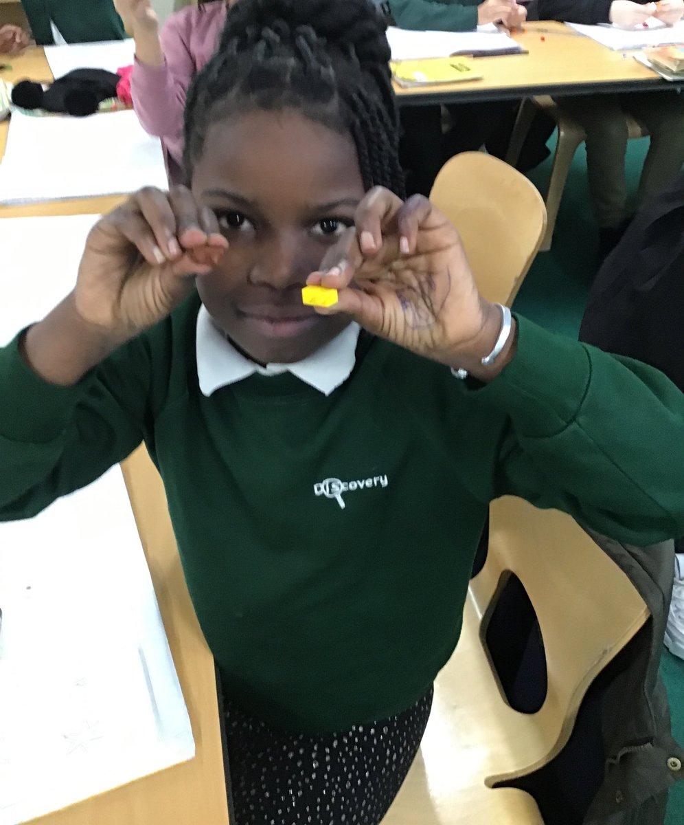 Discovery_Y4's tweet photo. In maths this week, weโve been exploring wholes, halves, quarters and eighths using Lego. #PracticalMaths #MathsInvestigation #KS2Maths https://t.co/G3TqZPan1K
