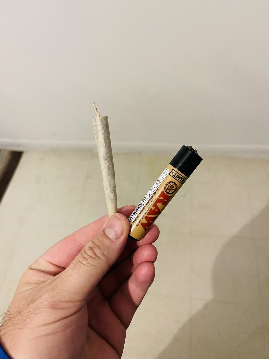 AbnerSoler23's tweet photo. 4:20 AM Lol 😂 https://t.co/h8JJVyUW8l